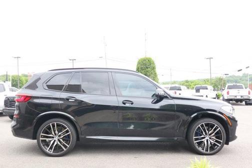 Black Sapphire Metallic 2022 BMW X5 M50i