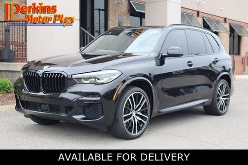 Black Sapphire Metallic 2022 BMW X5 M50i