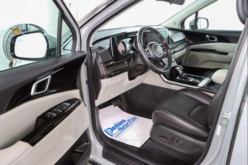 Ceramic Silver 2024 Kia Carnival EX