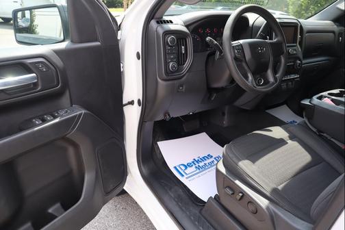 Summit White 2022 Chevrolet Silverado 1500 Custom Trail Boss