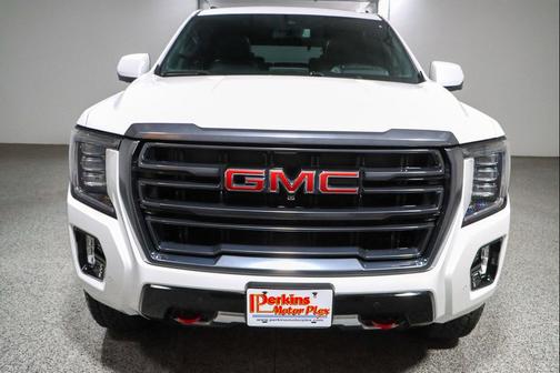 Summit White 2024 GMC Yukon 4WD AT4