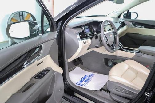 2023 Cadillac XT6 Premium Luxury FWD