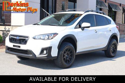 Crystal White Pearl 2018 Subaru Crosstrek 2.0i Premium
