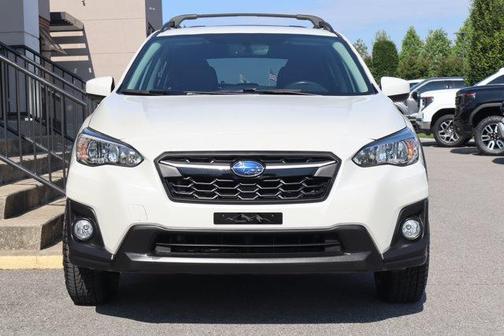 Crystal White Pearl 2018 Subaru Crosstrek 2.0i Premium