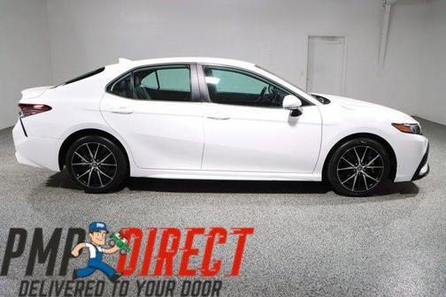 White 2022 Toyota Camry SE