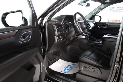 Photo 3 of 38 of 2021 Chevrolet Suburban Z71