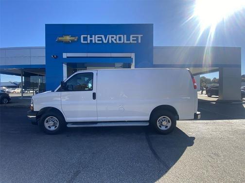 2024 Chevrolet Express 2500 RWD 2500 Regular Wheelbase WT