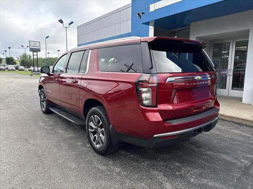 2022 Chevrolet Suburban LT
