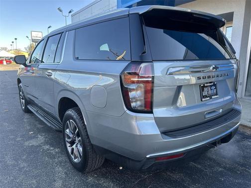 2023 Chevrolet Suburban LS