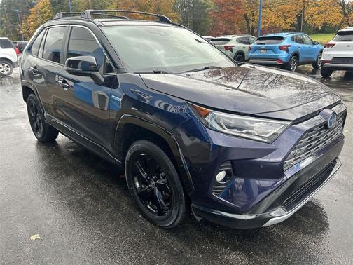 2020 Toyota RAV4 Hybrid SE