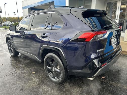 2020 Toyota RAV4 Hybrid SE