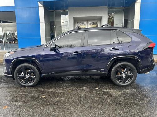 2020 Toyota RAV4 Hybrid SE