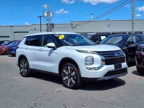 2025 Mitsubishi Outlander SE