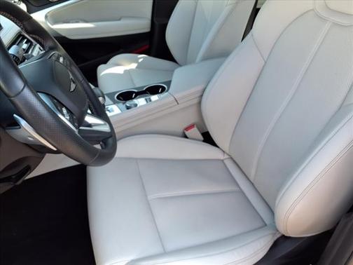2024 Genesis G70 2.5T