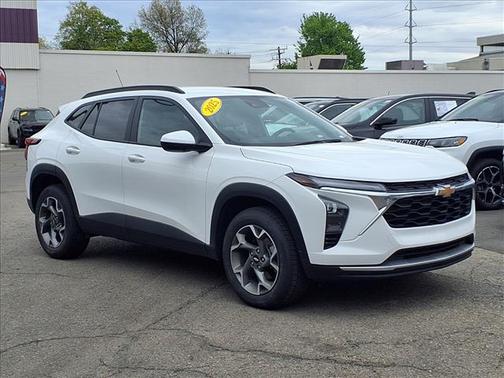2025 Chevrolet Trax LT