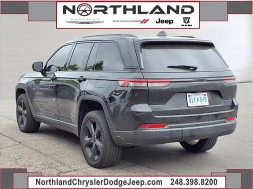 2023 Jeep Grand Cherokee Laredo