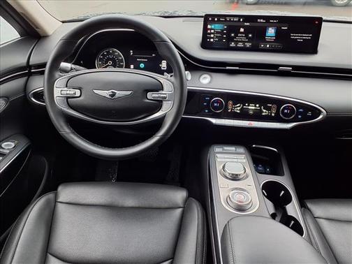 2025 Genesis GV70 2.5T