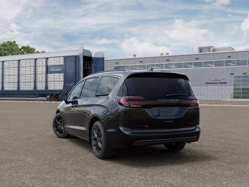 Black 2027 Chrysler Pacifica LIMITED