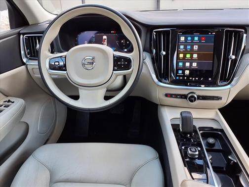 2024 Volvo S60 B5 Plus Dark Theme