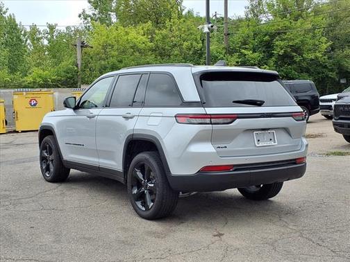 2024 Jeep Grand Cherokee Laredo