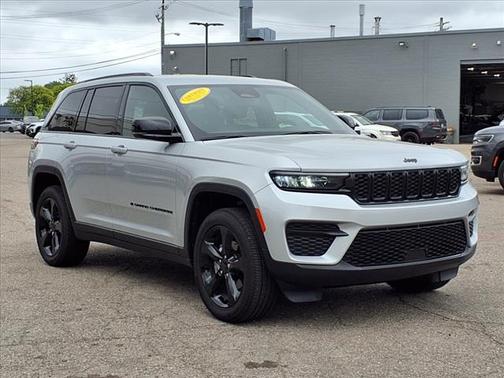 2024 Jeep Grand Cherokee Laredo