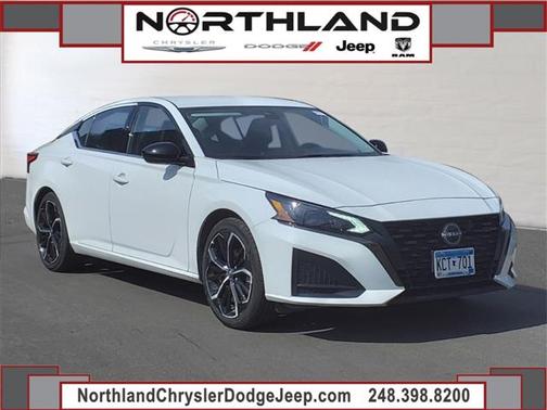 2023 Nissan Altima 2.5 SR