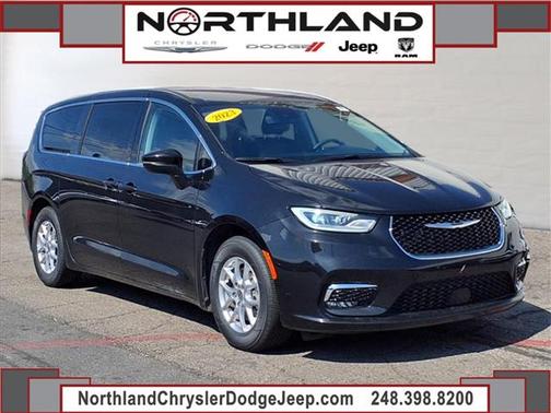 2023 Chrysler Pacifica Touring-L