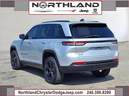 2023 Jeep Grand Cherokee Laredo