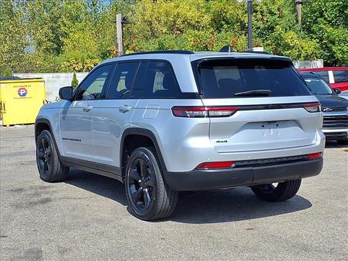 2023 Jeep Grand Cherokee Laredo