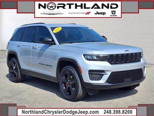 2023 Jeep Grand Cherokee Laredo