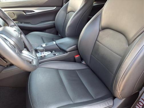 2022 INFINITI QX50 Luxe