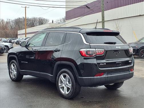 Black 2024 Jeep Compass Latitude