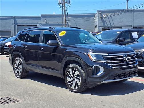 Deep Black Pearl Effect 2025 Volkswagen Atlas 2.0T SE w/Technology