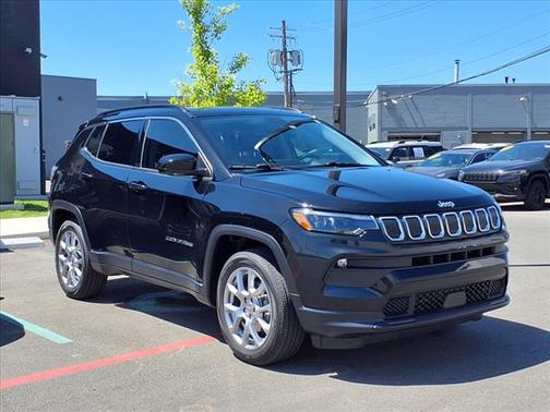 2022 Jeep Compass Latitude Lux