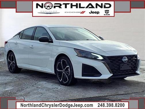 2023 Nissan Altima 2.5 SR