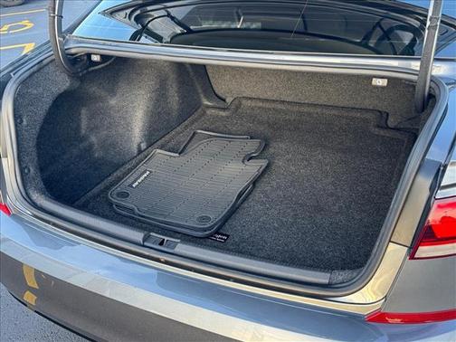 2021 Volkswagen Passat 2.0T R-Line