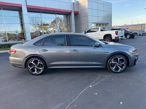 2021 Volkswagen Passat 2.0T R-Line