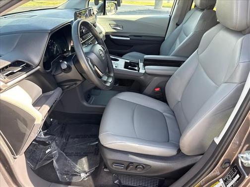 Predawn Gray Mica 2023 Toyota Sienna XLE