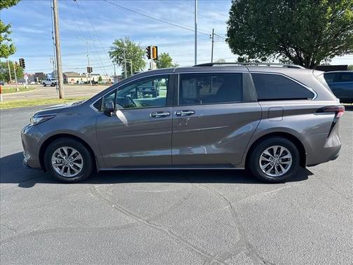 Predawn Gray Mica 2023 Toyota Sienna XLE