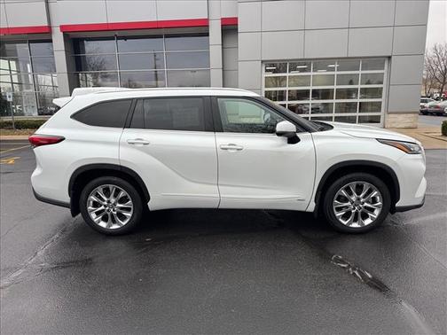 2022 Toyota Highlander Hybrid Limited