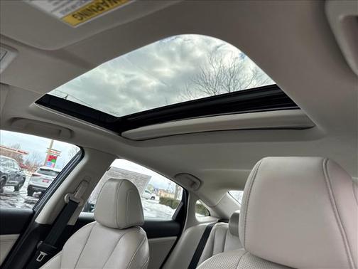 2022 Honda Insight Touring