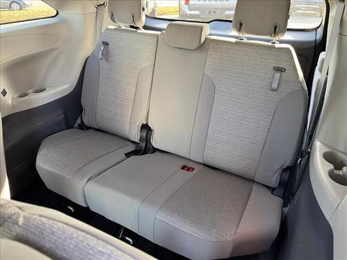 2023 Toyota Sienna LE