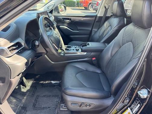 2024 Toyota Highlander Platinum