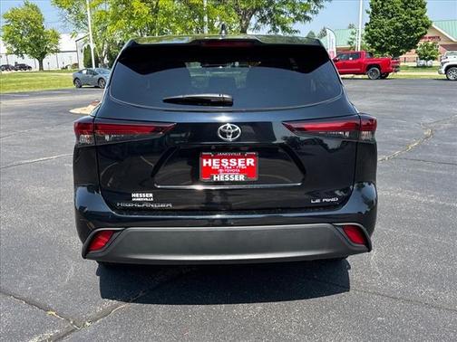 2024 Toyota Highlander LE