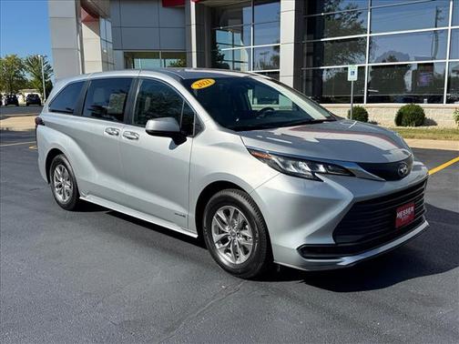 2021 Toyota Sienna LE