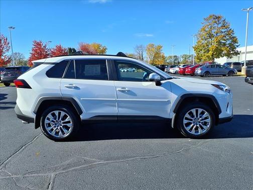 2025 Toyota RAV4 XLE Premium