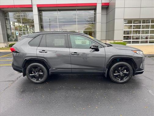 2020 Toyota RAV4 Hybrid SE