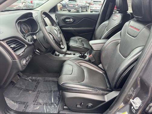 Granite Crystal Metallic Clearcoat 2022 Jeep Cherokee Trailhawk