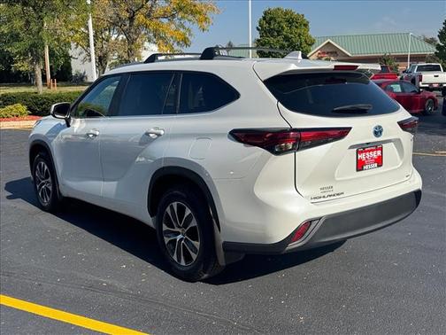 2023 Toyota Highlander Hybrid XLE