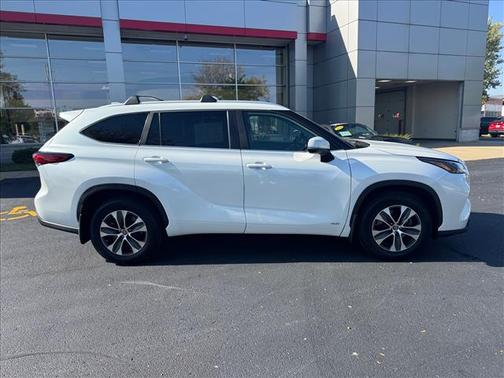 2023 Toyota Highlander Hybrid XLE
